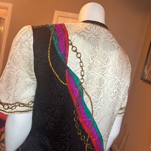 Vintage two piece set in excellent condition- earrings not included